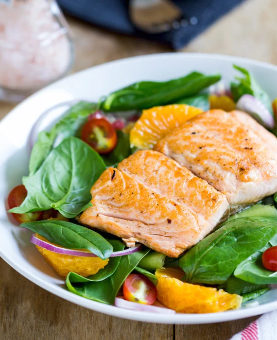 One-Pan Salmon with Grape Tomatoes and Spinach