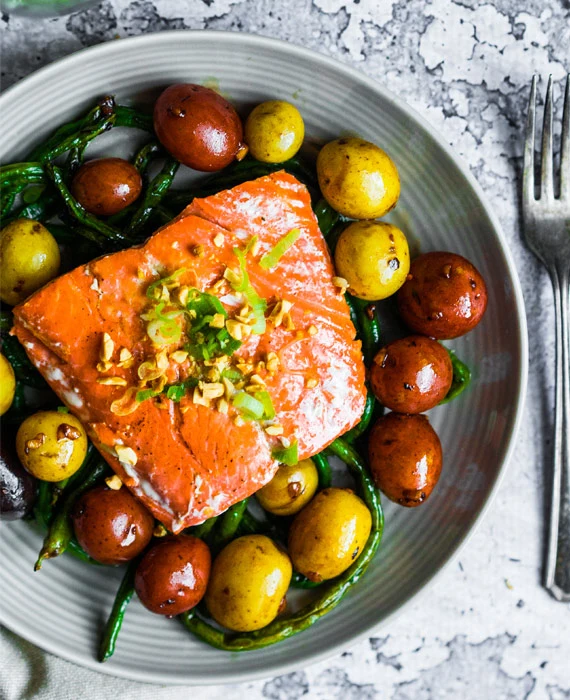 Wild Salmon with Olives and Aspargus