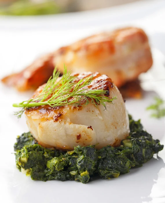 Quick Broiled Scallops over Coconut-Creamed Spinach