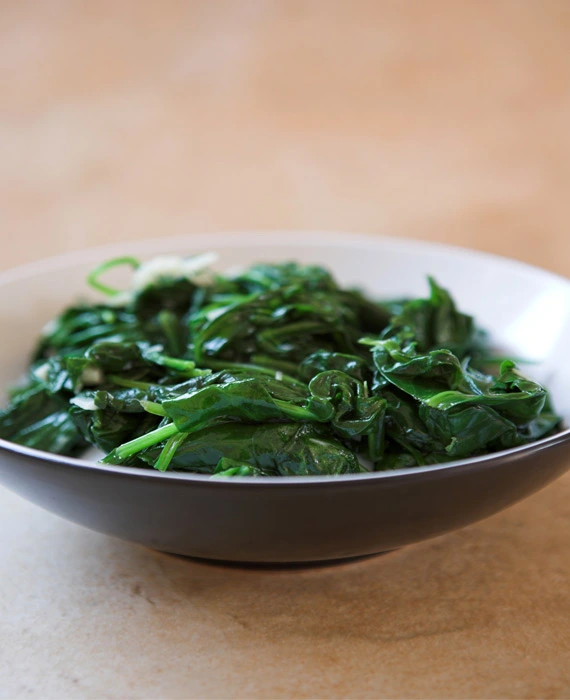 Steakhouse-Style Spinach with Garlic