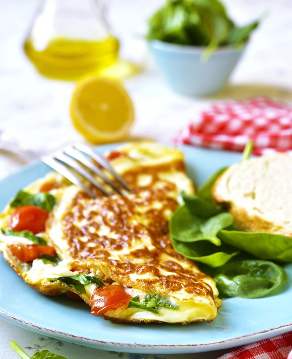 Omelet with Spinach, Onions & Tomatoes
