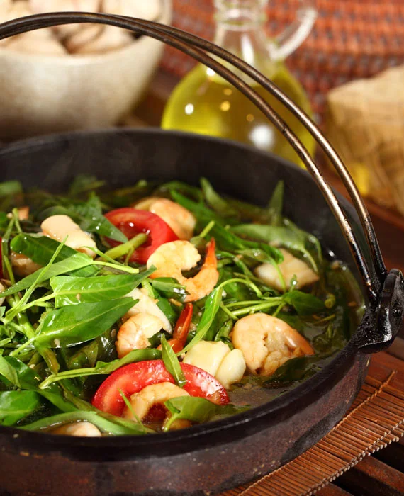 Spinach and Mushroom Skillet with Shrimp