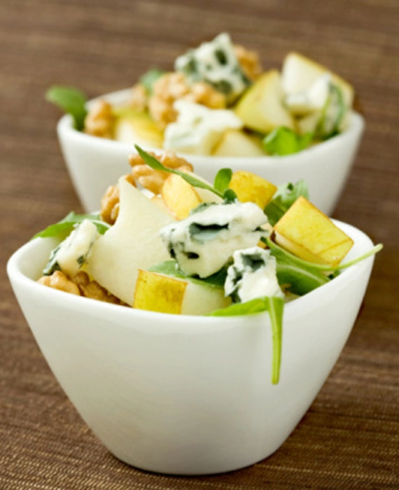 Spinach, Pear & Gorgonzola Salad