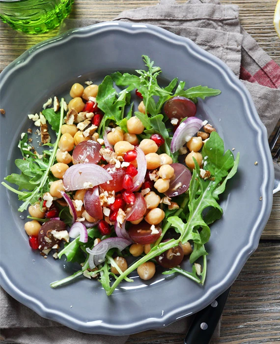 Arugula, Chickpea, and Roasted Red Pepper Salad
